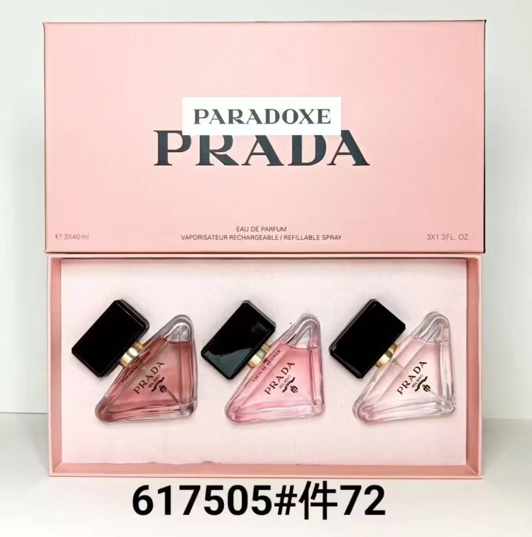 617505普拉达我本莫测香水中样30ml三件套粉盒！内含：30ml*3带喷头。