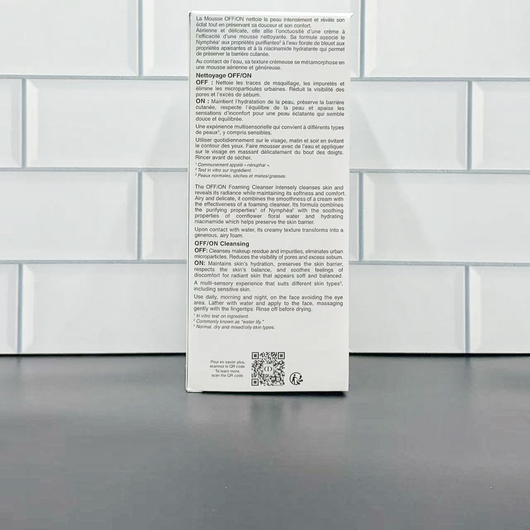 通/77💰
可配中文标，细节全对版，味道对香，市面最高版本，非流通普货，正品质量直供，支持对比，明通市场认可版本✔️迪奥睡莲洗面奶新版明通版150ml！