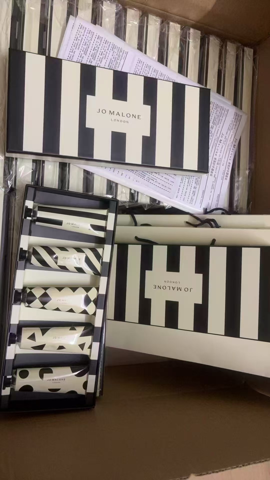 Set de 5 cremas de manos de Jo Malone versión 25!
