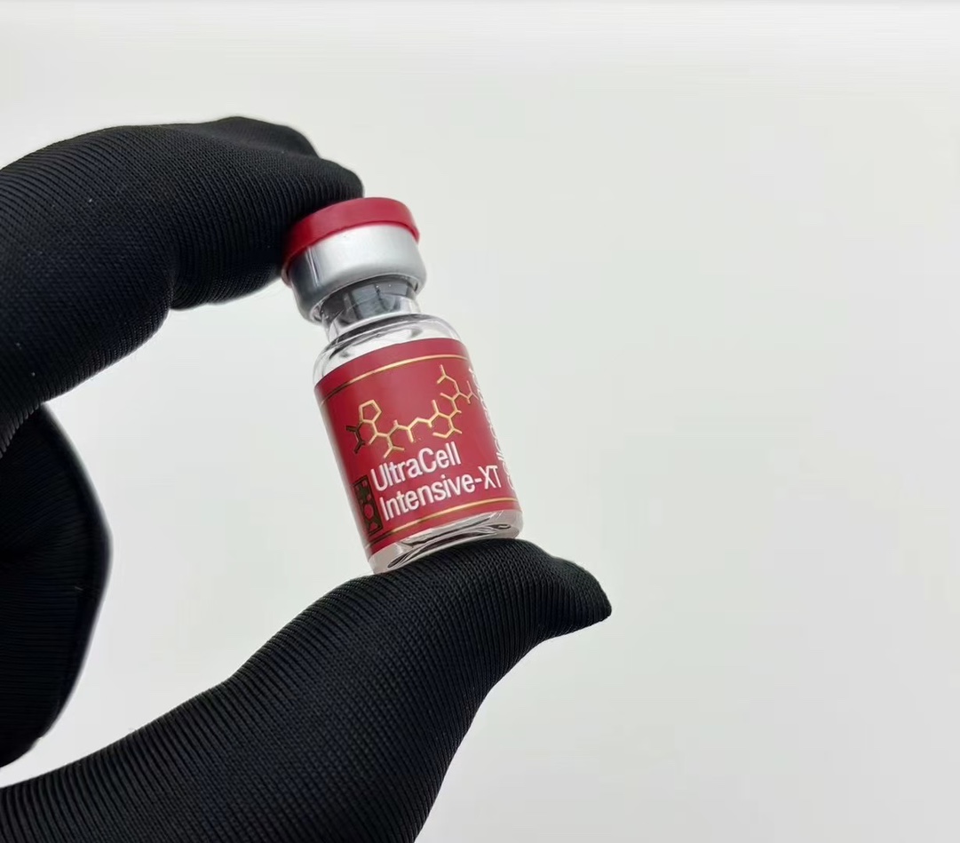 专柜品质/195💰包邮
膏体高功效，对版对味，进口纸质，牙口封口与原版一致✔️瑞妍密集致奢活力精纯液限量版！内含：1ml*12。