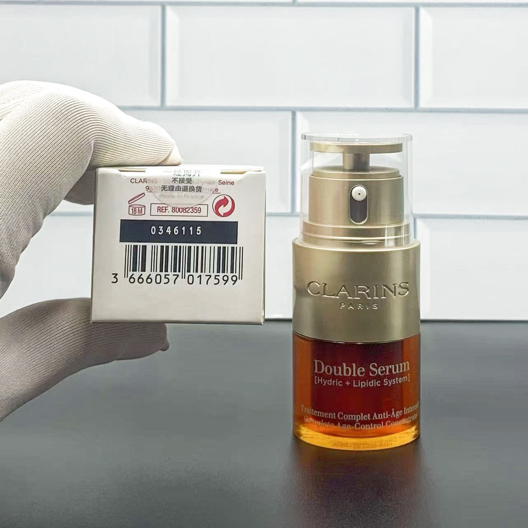 通/65💰
娇韵诗双萃精华明通版20ml 正品支支不漏液 膏体可乳化 瓶身烫金光滑明显清晰 外盒紫光灯下带暗码 细节全对版 味道对香 市面最高版本 非流通普货 正品质量直供 支持对比 配中文标+官网防伪+封口贴 件120