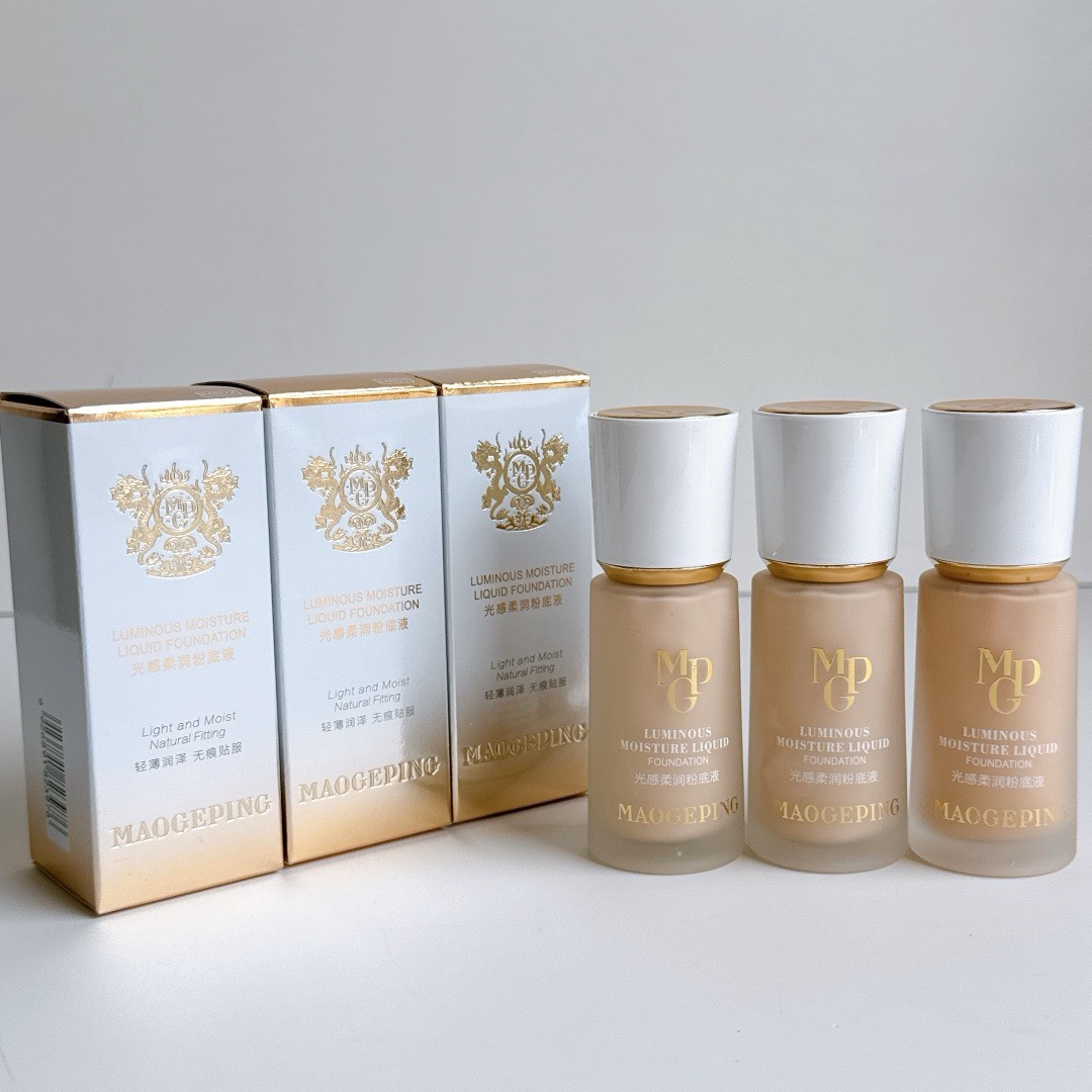 毛戈平光感柔润粉底液30ml M800# M801# M802# 打12 件288