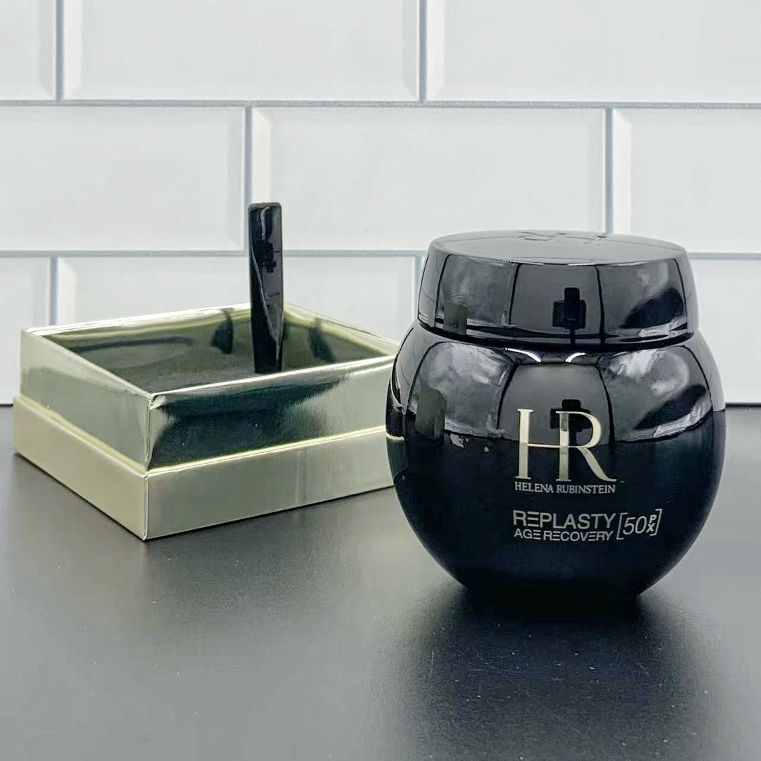 通✨200包
赫莲娜黑绷带面霜50PX版明通版50ml 细节全对版 味道对香 市面最高版本 非流通普货 正品质量直供 支持对比 配中文标 打12 件48