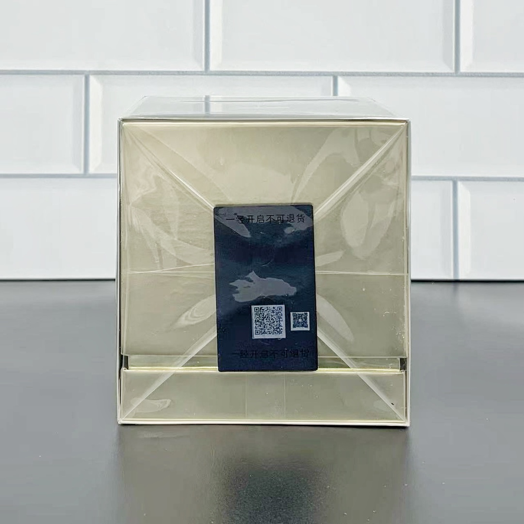 通✨200包
赫莲娜黑绷带面霜50PX版明通版50ml 细节全对版 味道对香 市面最高版本 非流通普货 正品质量直供 支持对比 配中文标 打12 件48