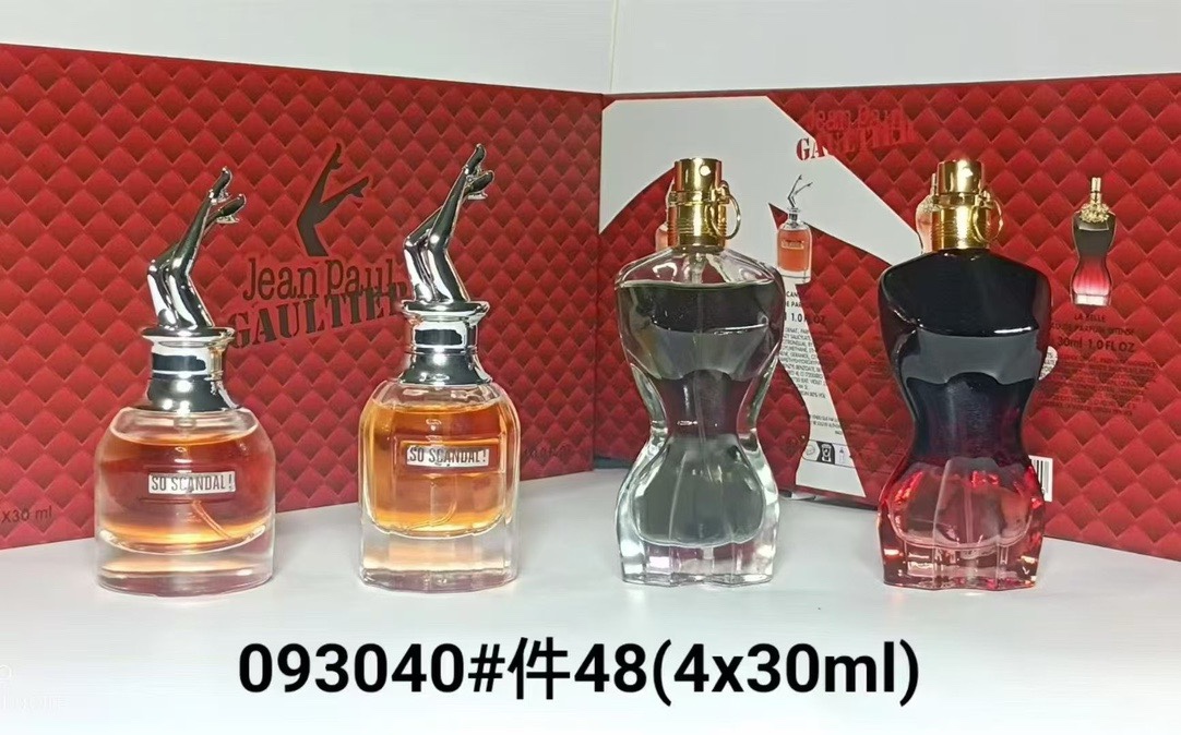 093040 Set de 4 muestras de perfume de mujer de 30ml de Jean Paul Gaultier 093033 Set de 4 muestras de perfume de mujer…