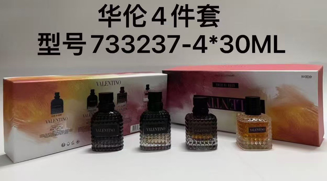 733237 Set de cuatro muestras de perfume de Valentino, 30ml cada una!
