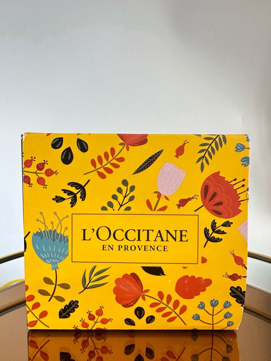 NO:810412,L'Occitane Almond Sweet Almond Sample Set of Four!  Contains 35ml of shower oil, 35ml of body lotion, 35ml of shampoo, 35ml of conditioner, and toiletries.19860909欧舒丹杏仁甜扁桃小样四件套！内含沐浴油35ml,身体乳35ml,洗发水35ml,护发素35ml.,洗护用品,accessory