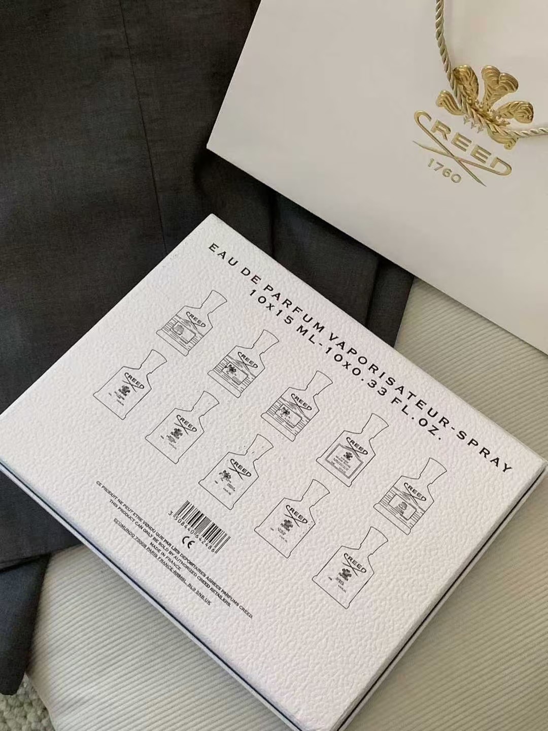 专/145💰
克雷德信仰系列香水中样15ml十件套红盒
克雷德信仰系列香水中样15ml十件套白盒
红盒味道:拿破仑之水10周末,银色山泉,檀香,25版新版花期,香根草,燃情绯红,奢华天堂玫瑰,佛罗伦萨之水,沁甜草莓,春日花香。
白盒味道:拿破仑之水,灰色拿破仑,拿破仑之水馥郁版,林中绿杉,桂影如绸,皇家公主乌木,暗黑之恋,维尔京岛之水,维京之海-橙,维京之海-红。