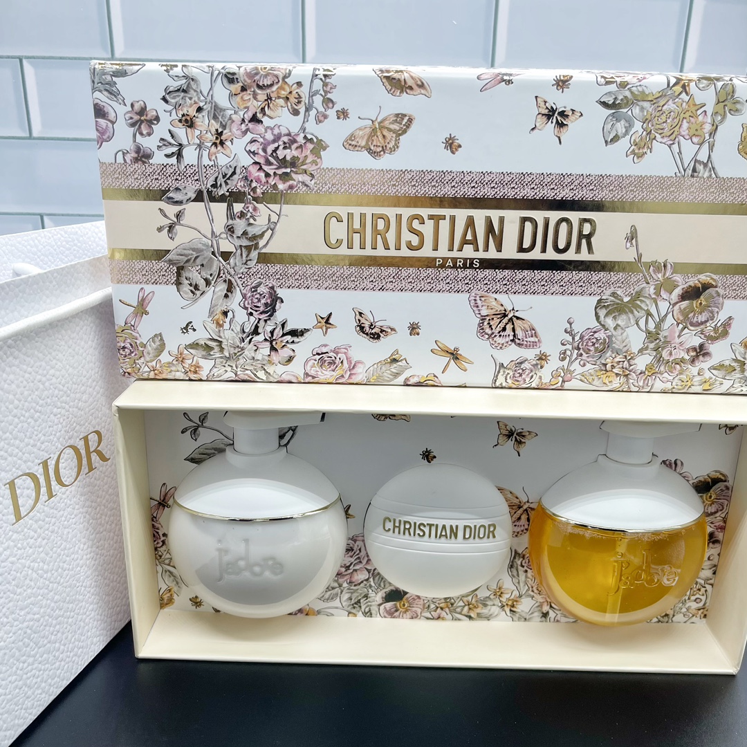 Dior J'adore set de tres piezas: loción corporal 200ml, gel de ducha 200ml, crema multiusos 50ml Con bolsa de regalo + …