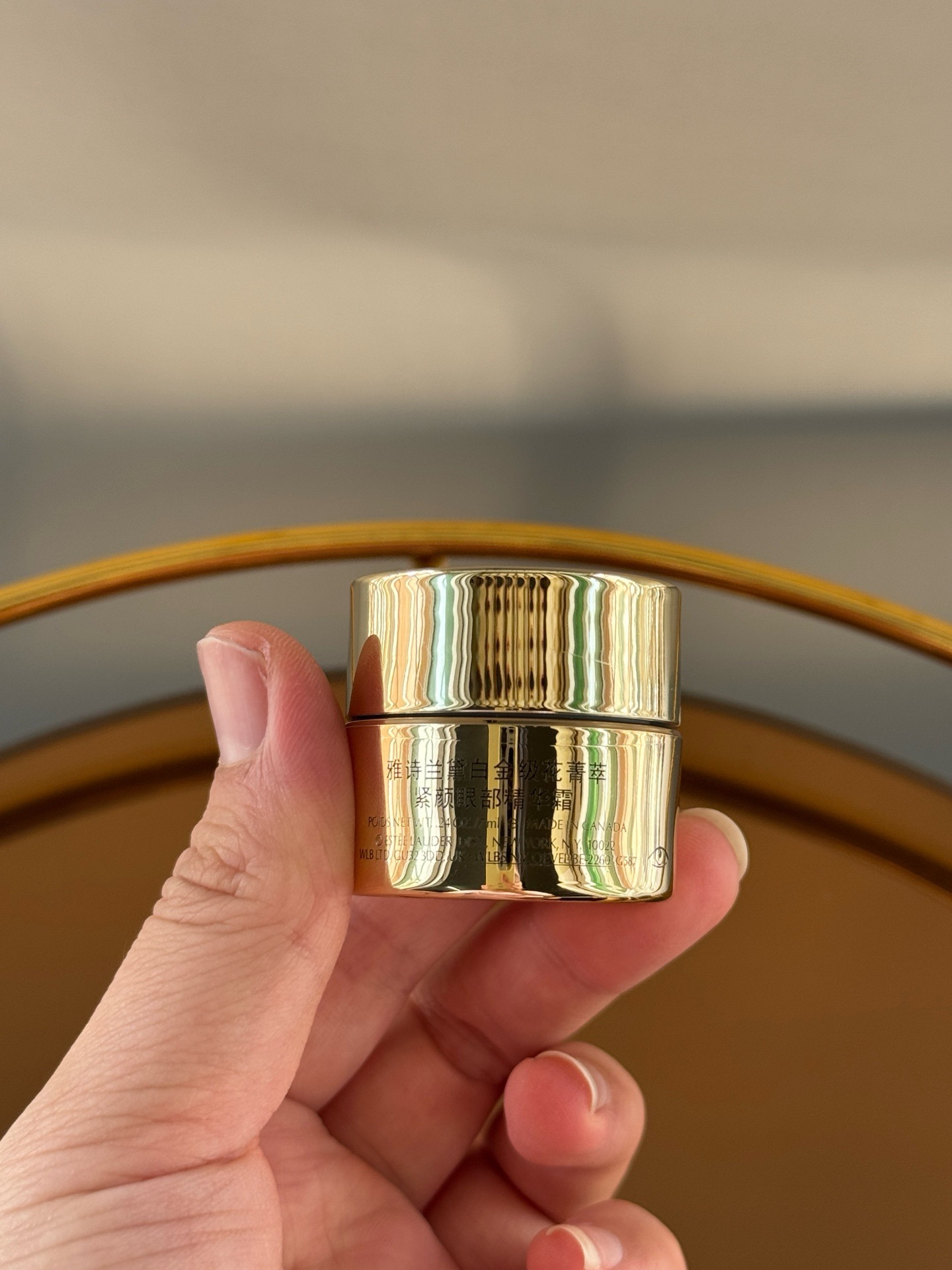 专/190💰
雅诗兰黛白金眼霜2+1套装！内含：轻型盈15 ml+7ml*2，