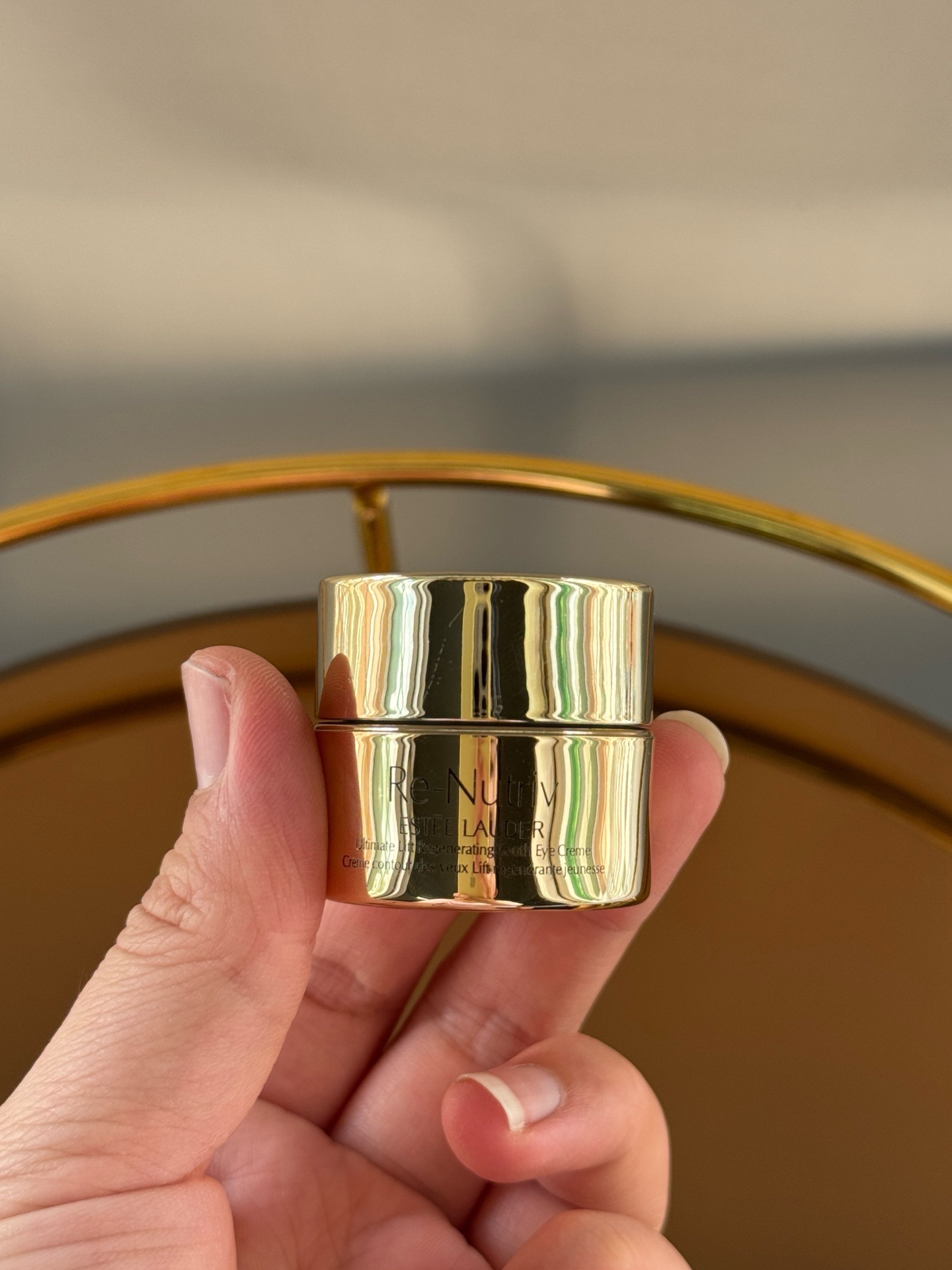 专/190💰
雅诗兰黛白金眼霜2+1套装！内含：轻型盈15 ml+7ml*2，