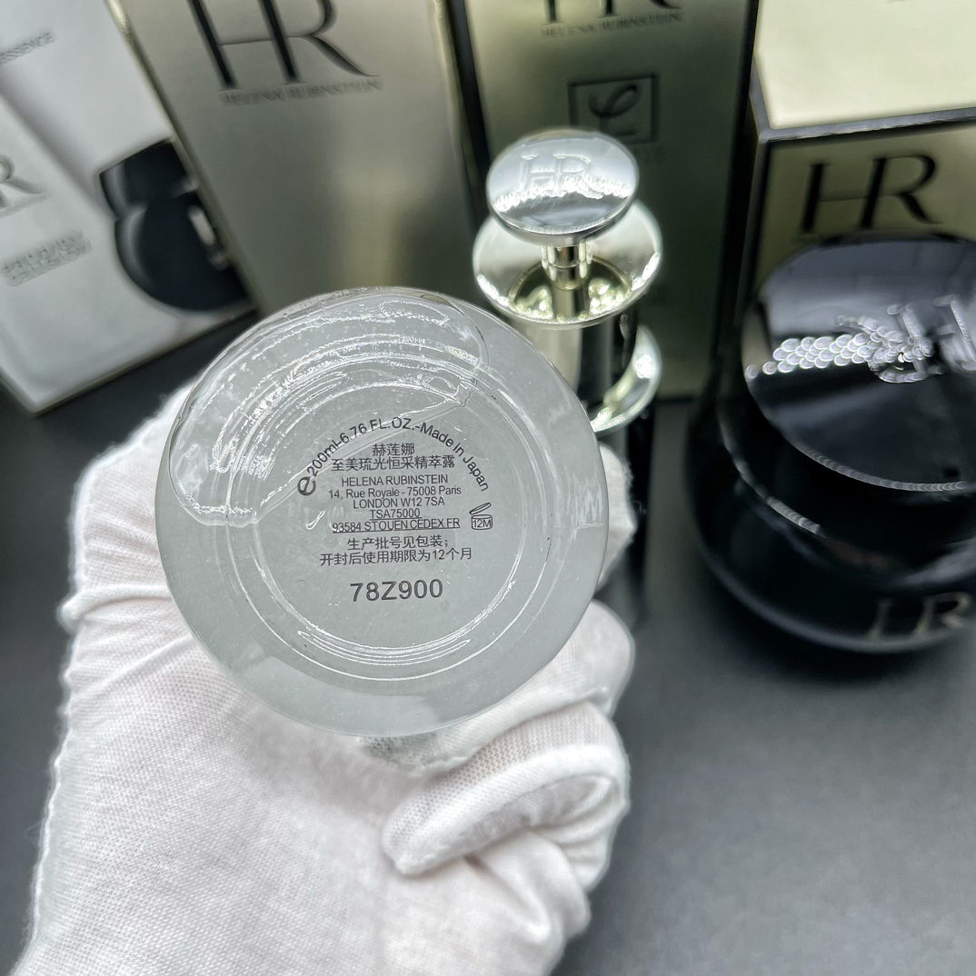 通/350💰
赫莲娜抗衰老三剑客明通版 黑绷带面霜50ml 小露珠精华水200ml 小针管精华50ml 细节全对版 味道对香 市面最高版本 非流通普货 正品质量直供 支持对比 配中文标 打10 件20