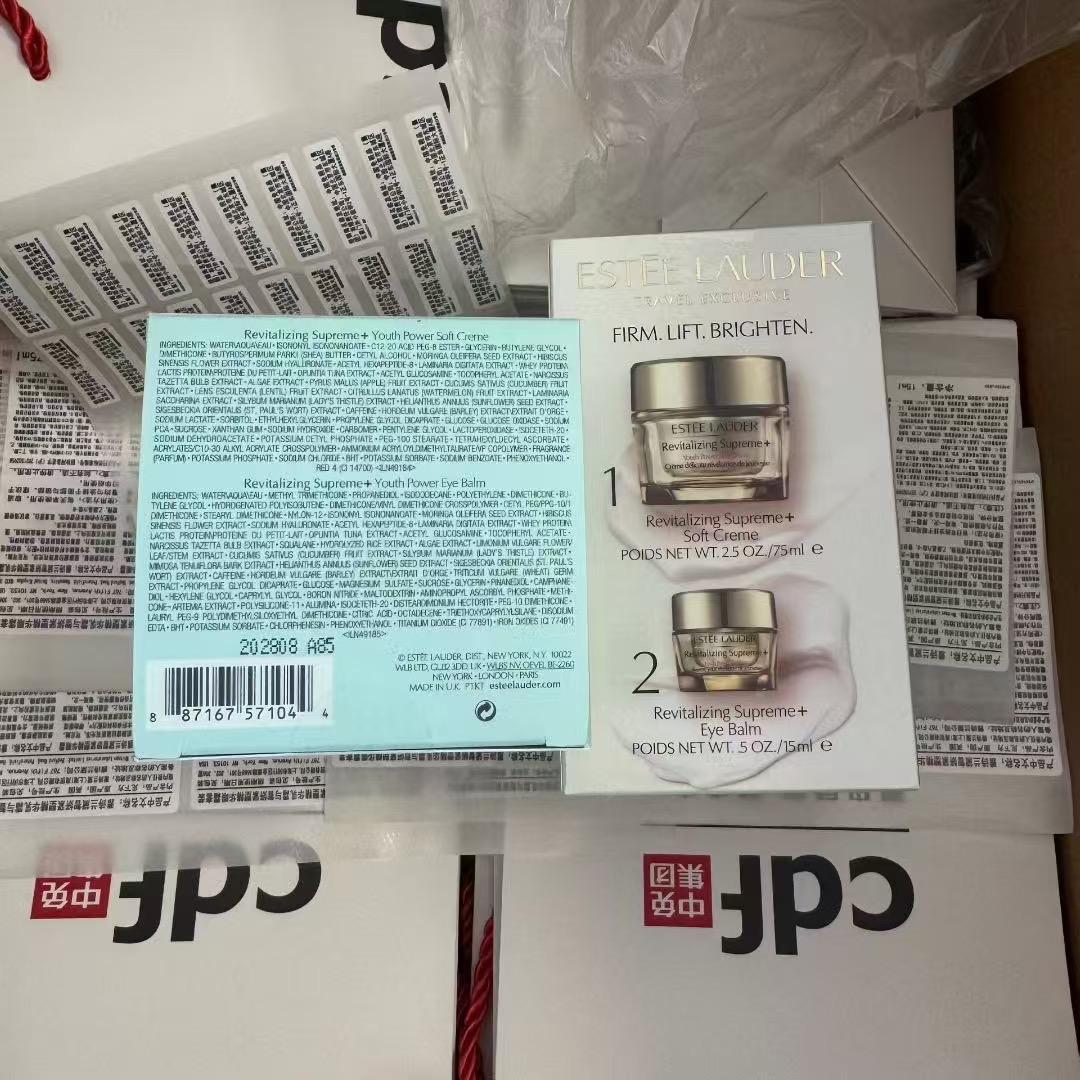 通/130💰
雅诗兰黛智妍眼面两件套明通版！内含：面霜75ml，眼霜15ml。