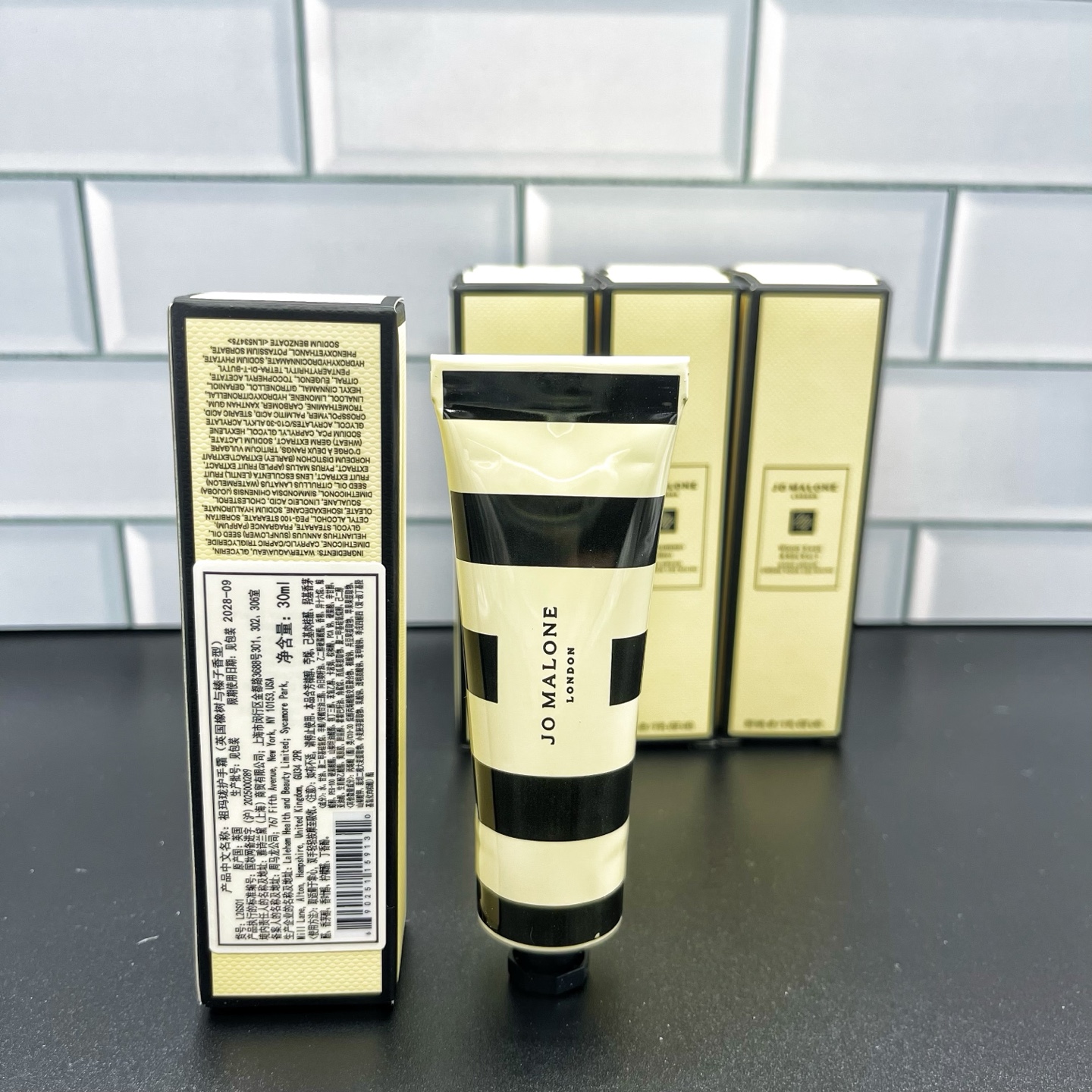 新品各💰42包邮
祖马龙格纹护手霜30ml 蓝风铃 英国梨 青柠 海盐 牡丹 黑莓 英国橡树与榛子 配中文标 打24 件192