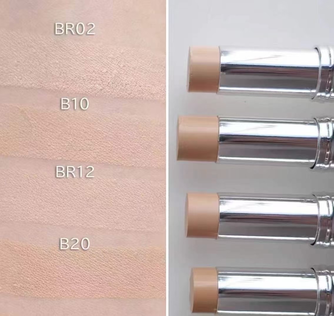 新品各💰66包邮
香奈儿遮瑕棒25版！色号：BRO2#粉调白皙，BR12#粉一白，B10#自然偏白，B20#自然二白。