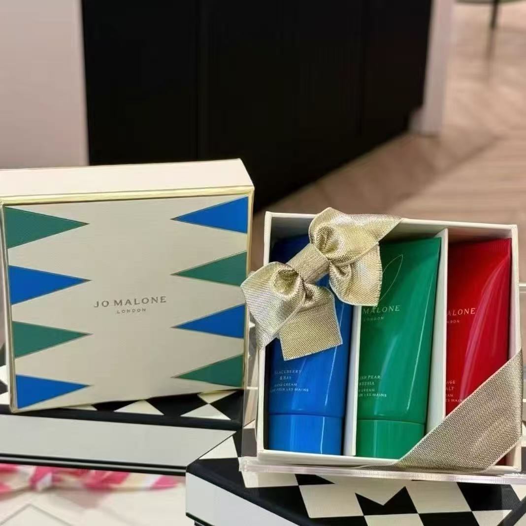 65. Jo Malone set de 3 cremas de manos edición limitada navidad 2025 🔜 calidad 1:1❗️Jo Malone set de cremas de manos e…