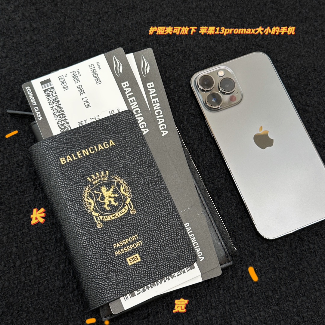 Balenciaga Balenciaga巴黎世家护照夹零钱包卡包 配黑色挂绳~也太潮潮潮啦