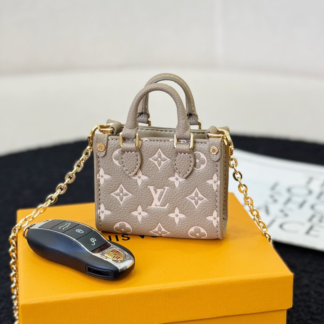 Louis Vuitton Luxury Handbag Collection 3