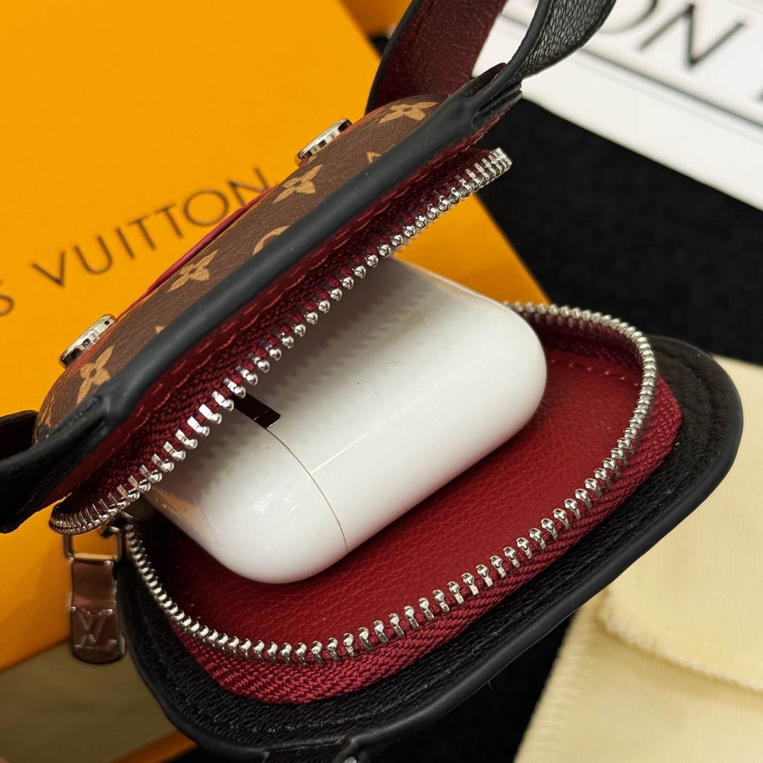 Louis Vuitton Dog Bag Charm and Key Holder - Comprehensive 4