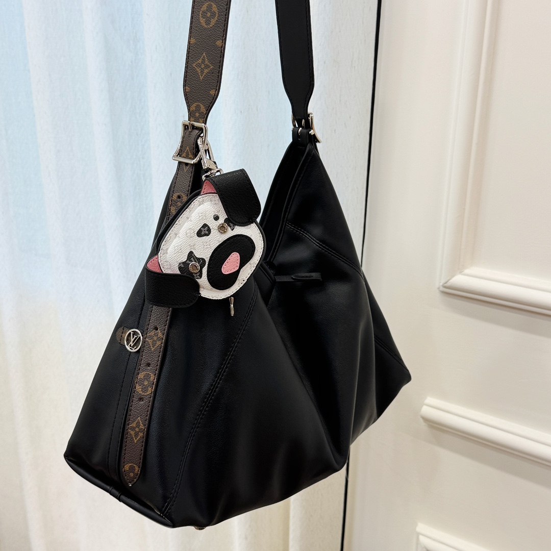 Louis Vuitton Dog Earphone Case Bag Charm and Key Holder M02273 - Comprehensive 3