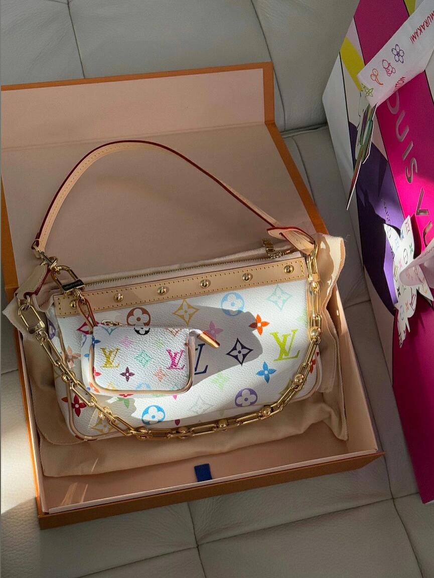루이비통 키링 124547 Louis Vuitton Accessories 썸네일 이미지