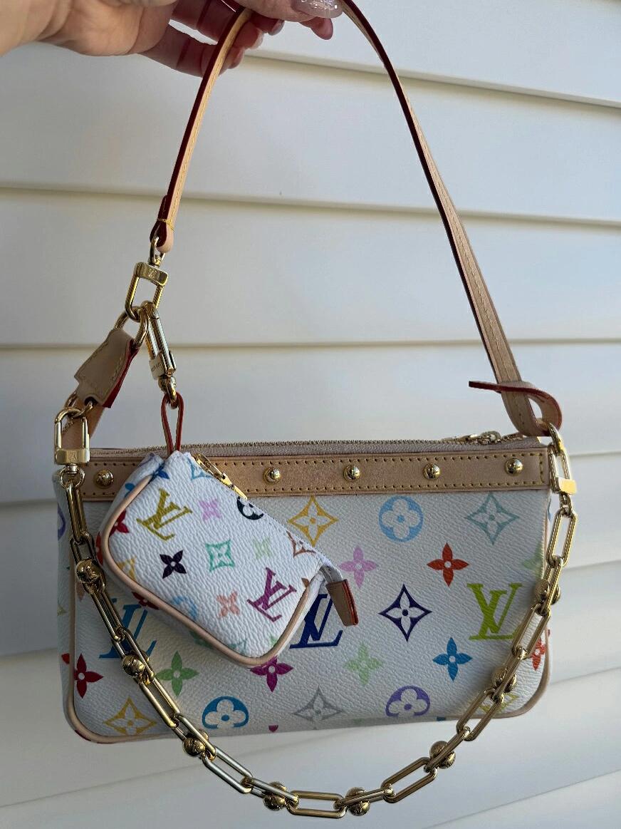 루이비통 키링 124547 Louis Vuitton Accessories 썸네일 이미지