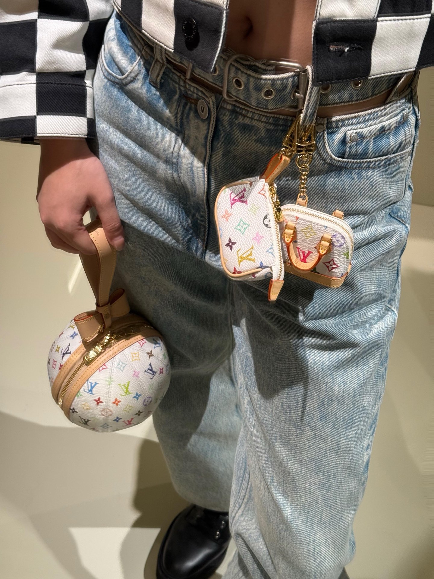 루이비통 키링 124547 Louis Vuitton Accessories 썸네일 이미지