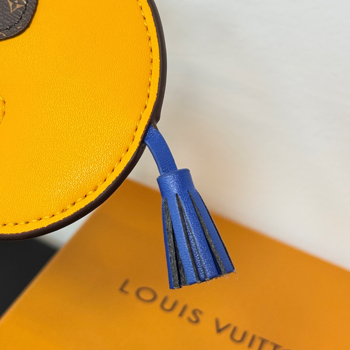 ❤️105包邮/原单代购级别
新品❗️ M02325
☀️Louis Vuitton 路易威登LV大象🐘挂件挂饰包挂
☀️LV Elephant包饰以明丽皮革剪裁萌趣大象形象，回溯Gaston Vuitton 于 1930年代打造的儿童玩具。Monogram帆布耳朵和Monogram 花卉眼眸标注品牌身份，摩登设计可为挚爱手袋注入盎然意趣。