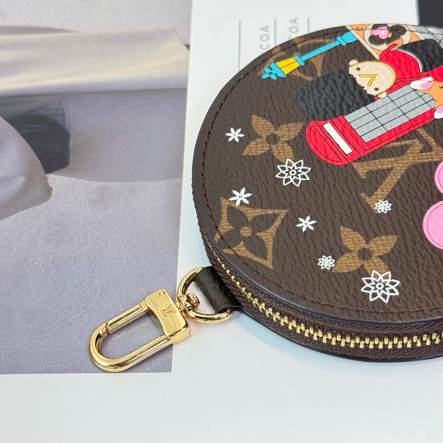 色现货❤️薇薇安vivi系列圆形零钱包
lustre Vivienne Funfair Xmas 包饰与