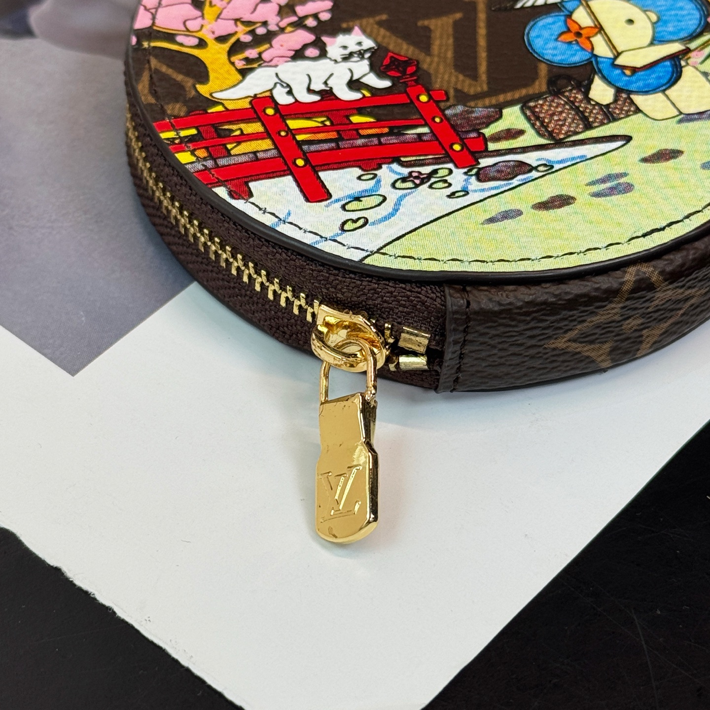 色现货❤️薇薇安vivi系列圆形零钱包
lustre Vivienne Funfair Xmas 包饰与