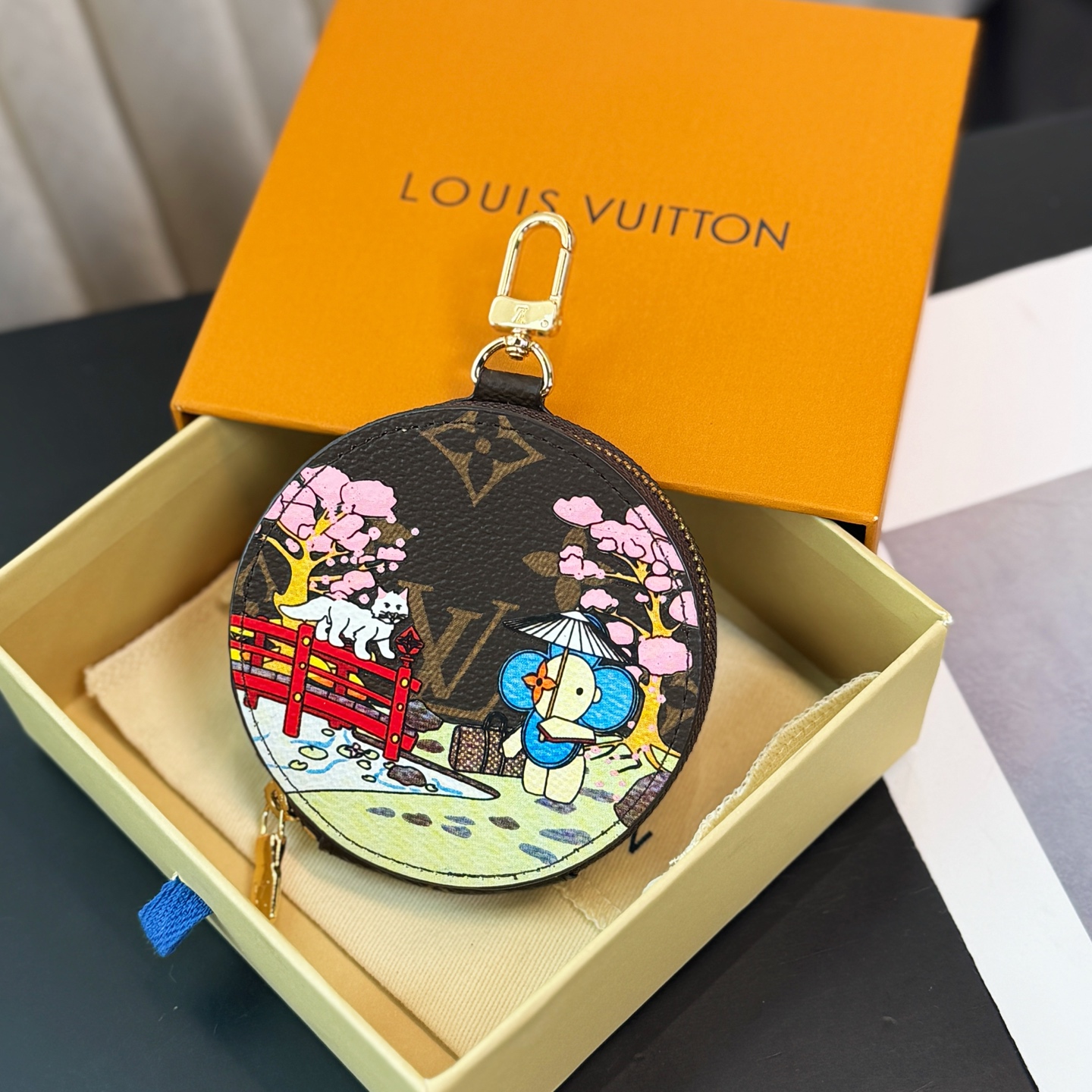 色现货❤️薇薇安vivi系列圆形零钱包
lustre Vivienne Funfair Xmas 包饰与