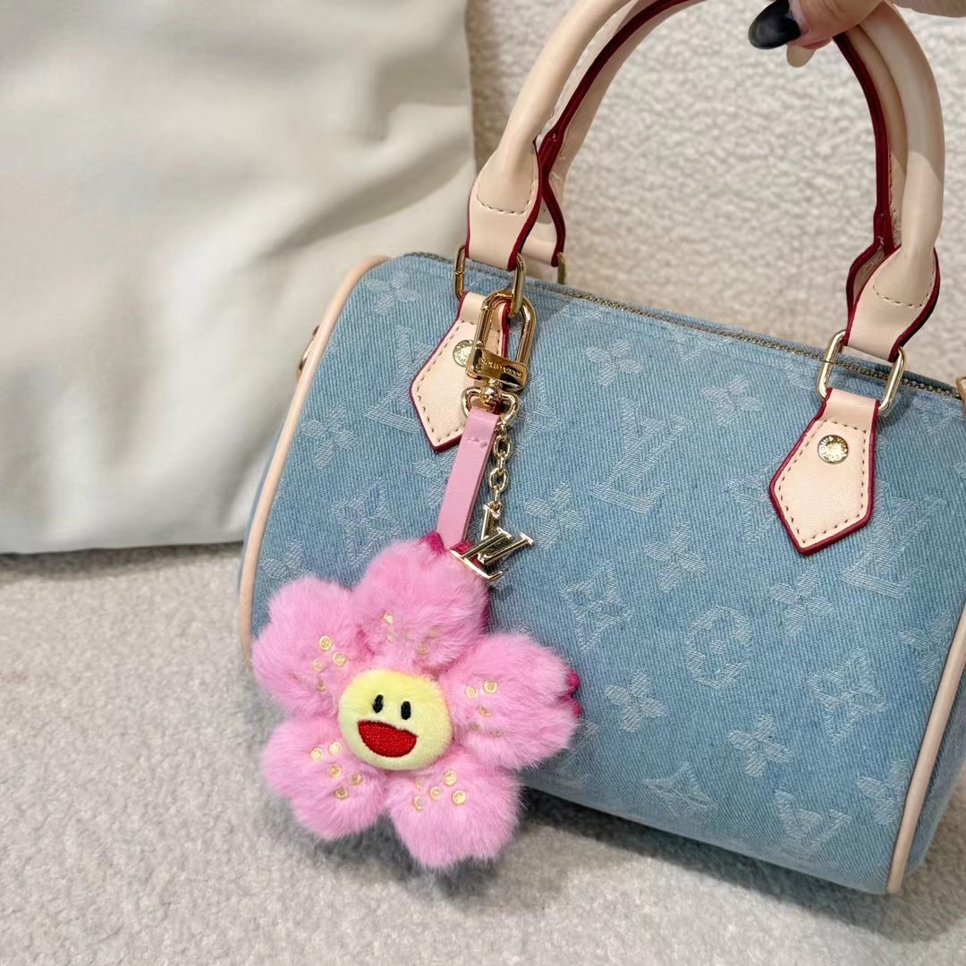루이비통 키링 124543 Louis Vuitton Accessories 썸네일 이미지