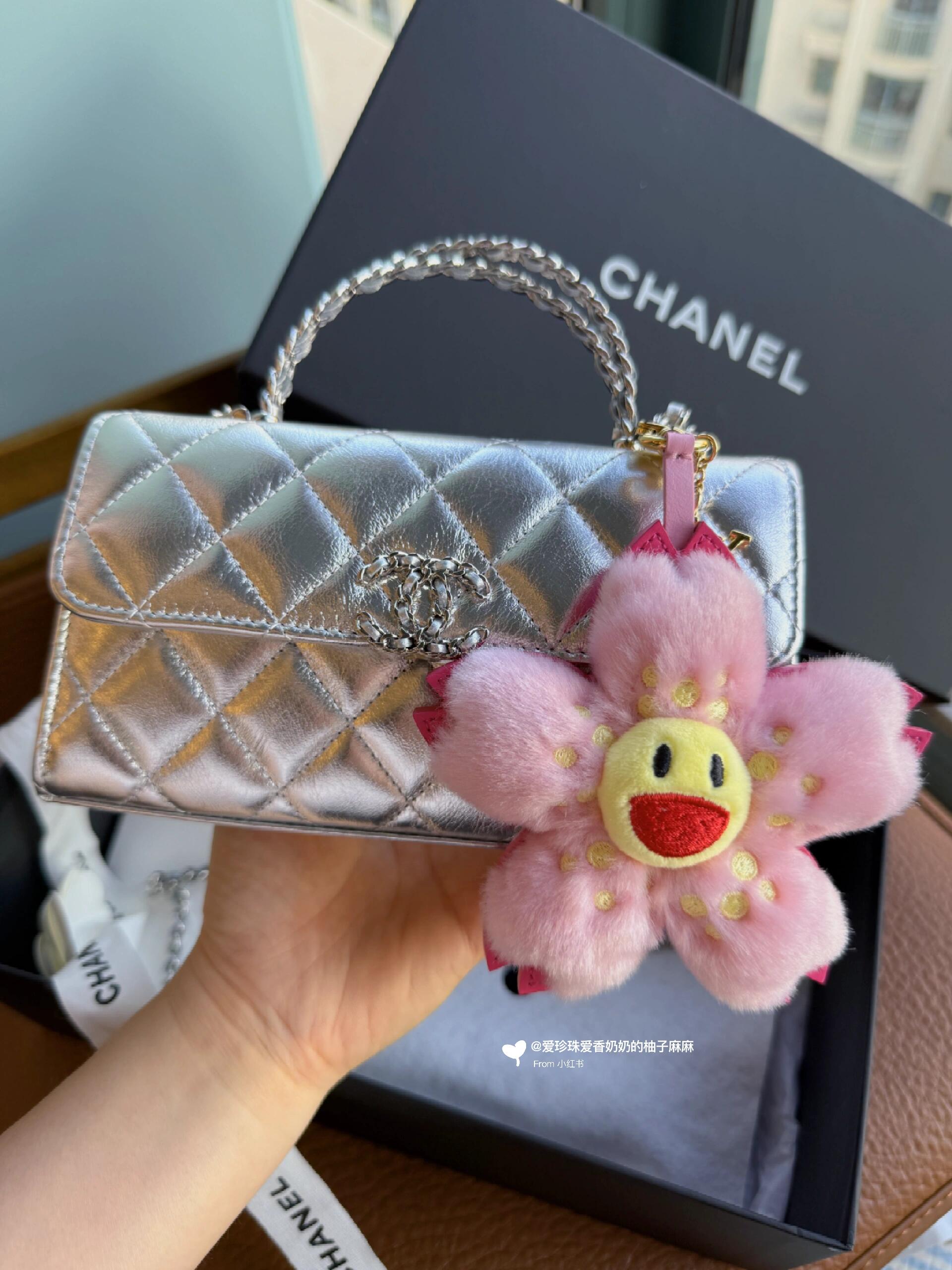 루이비통 키링 124543 Louis Vuitton Accessories 썸네일 이미지