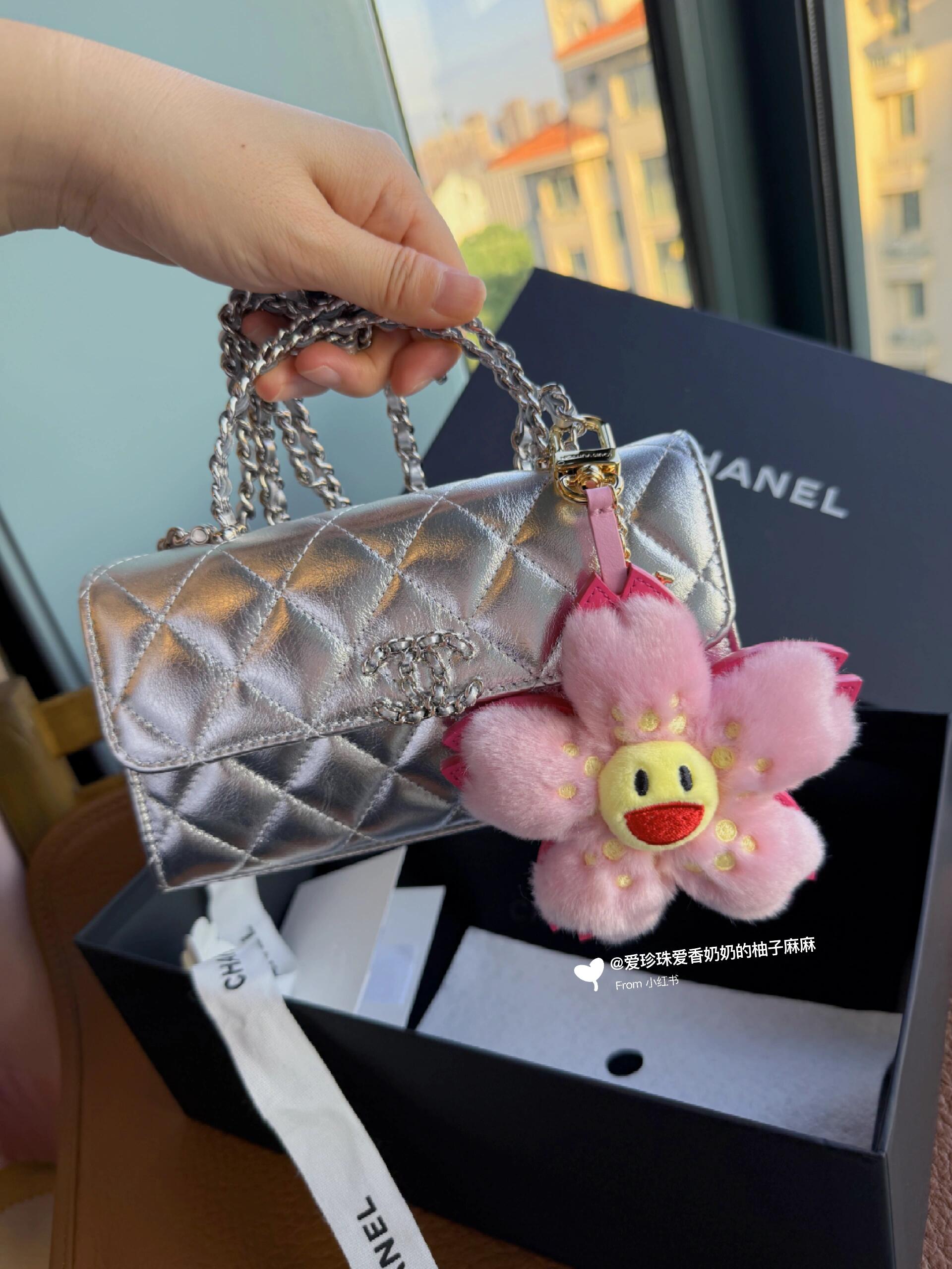 루이비통 키링 124543 Louis Vuitton Accessories 썸네일 이미지