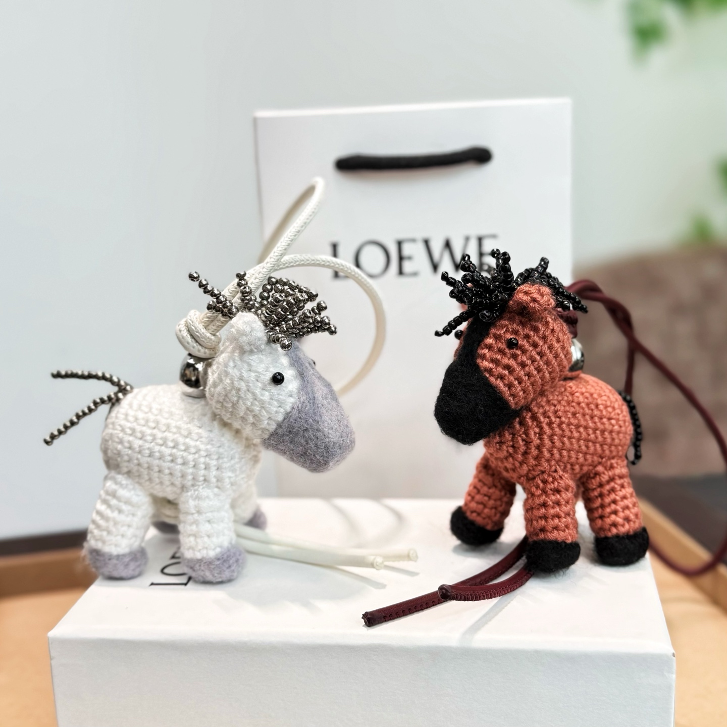 NO:717722,Two-color Loewe pony felt pendant/pendant,,loewe,loewe19860909两色 罗意威Loewe 小马毛毡挂饰/挂件,,loewe,loewe,accessory