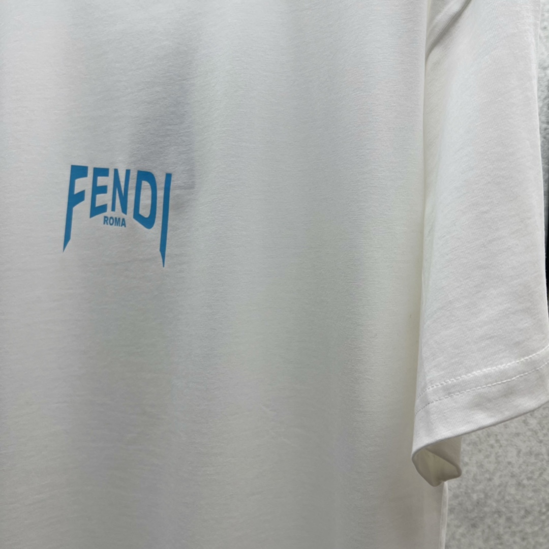 FD新款T恤面料采用顶级原版精梳棉数码直喷印花顶级的做工高端品质男女同款尺码:M-2XL