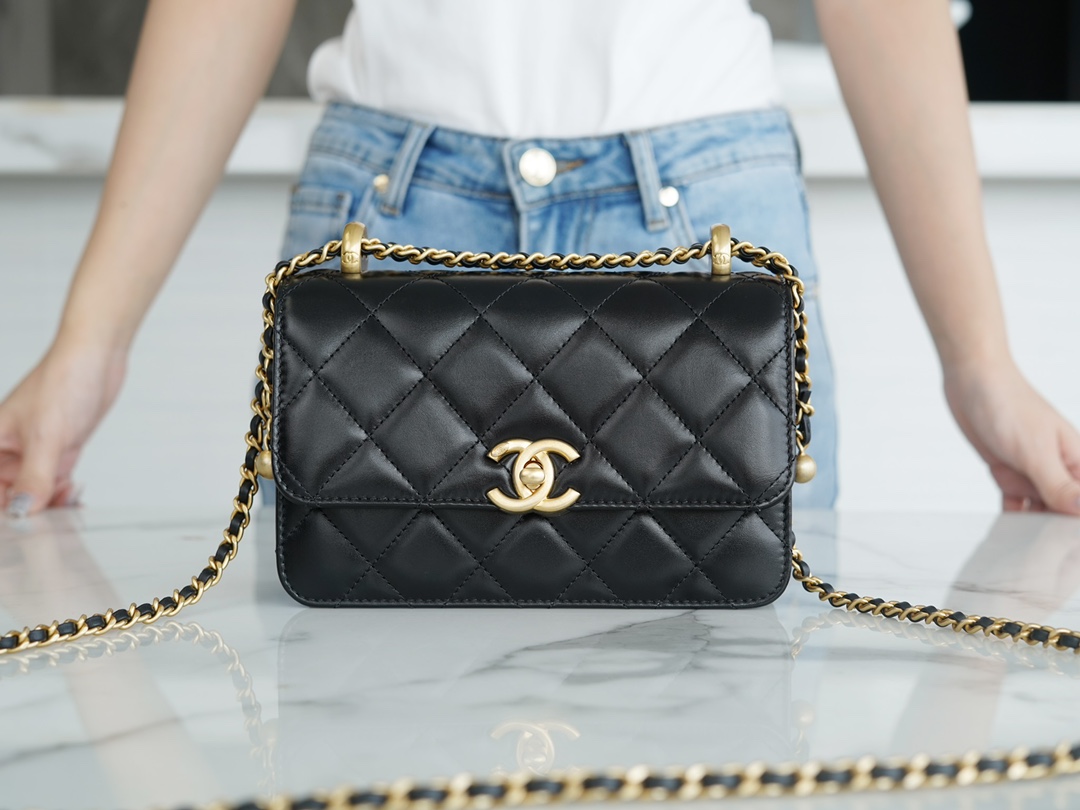 Chanel Classic Flap Bag Store
 Crossbody & Shoulder Bags Black Calfskin Cowhide Vintage