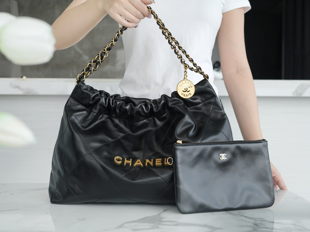 Chanel Good
 Handbags Crossbody & Shoulder Bags Sell High Quality
 Black Openwork Gold Hardware Vintage