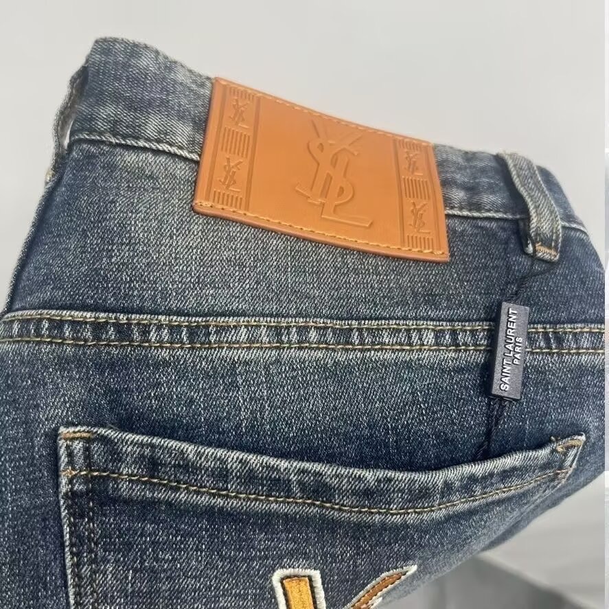 Luxurious St. Roland’s Embroidered Jeans: High Quality, Global Launch, Expensive, Royal Choice - 图片 9