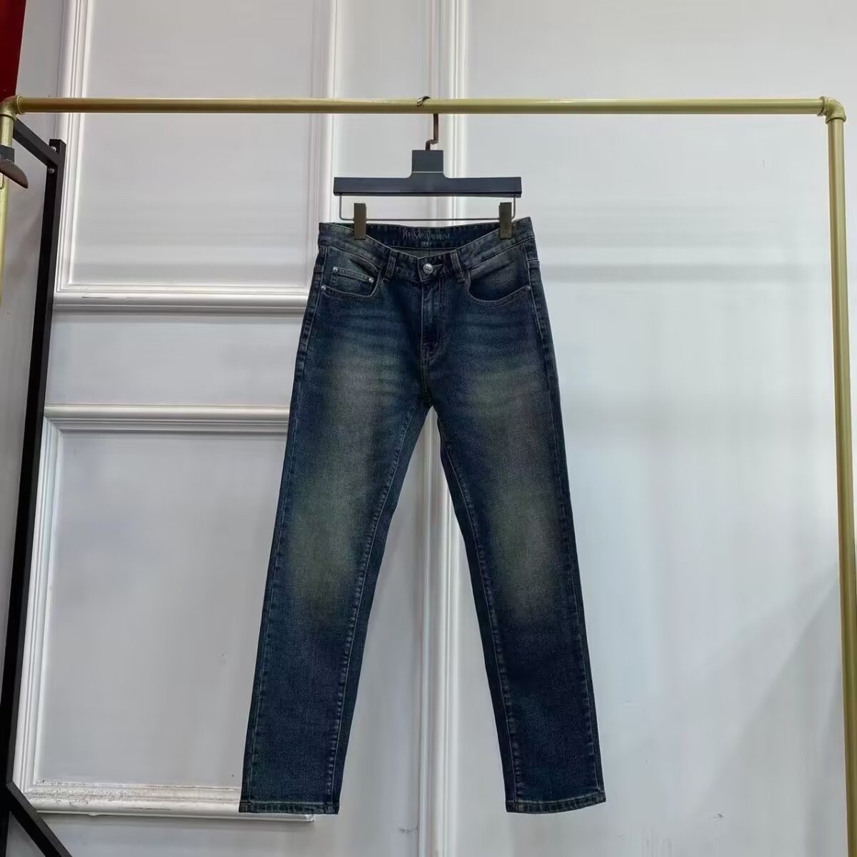 Luxurious St. Roland’s Embroidered Jeans: High Quality, Global Launch, Expensive, Royal Choice - 图片 2