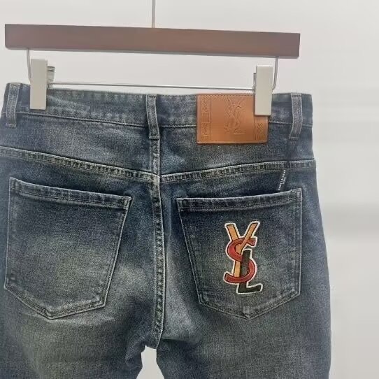 Luxurious St. Roland’s Embroidered Jeans: High Quality, Global Launch, Expensive, Royal Choice - 图片 5
