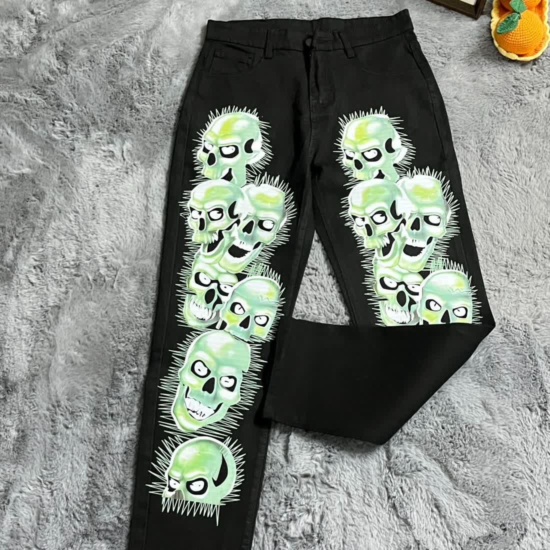 Trendy Men’s Fashion: Oversized High Street Style with AMIRI MX1 Jeans - 图片 5