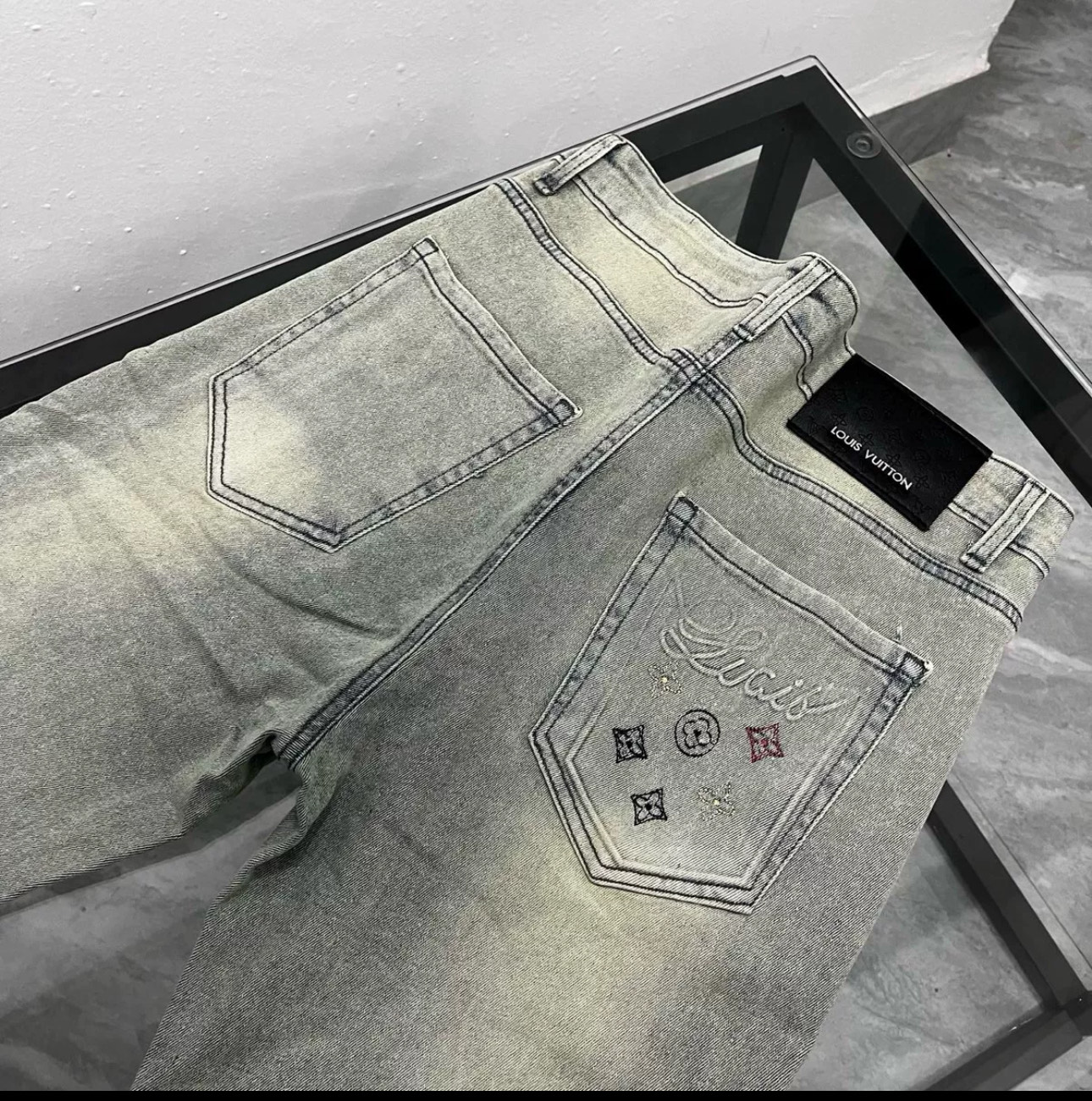 LV’s Latest Slim Jeans: Section 187 Cc856 Key Features and Sizing - 图片 2