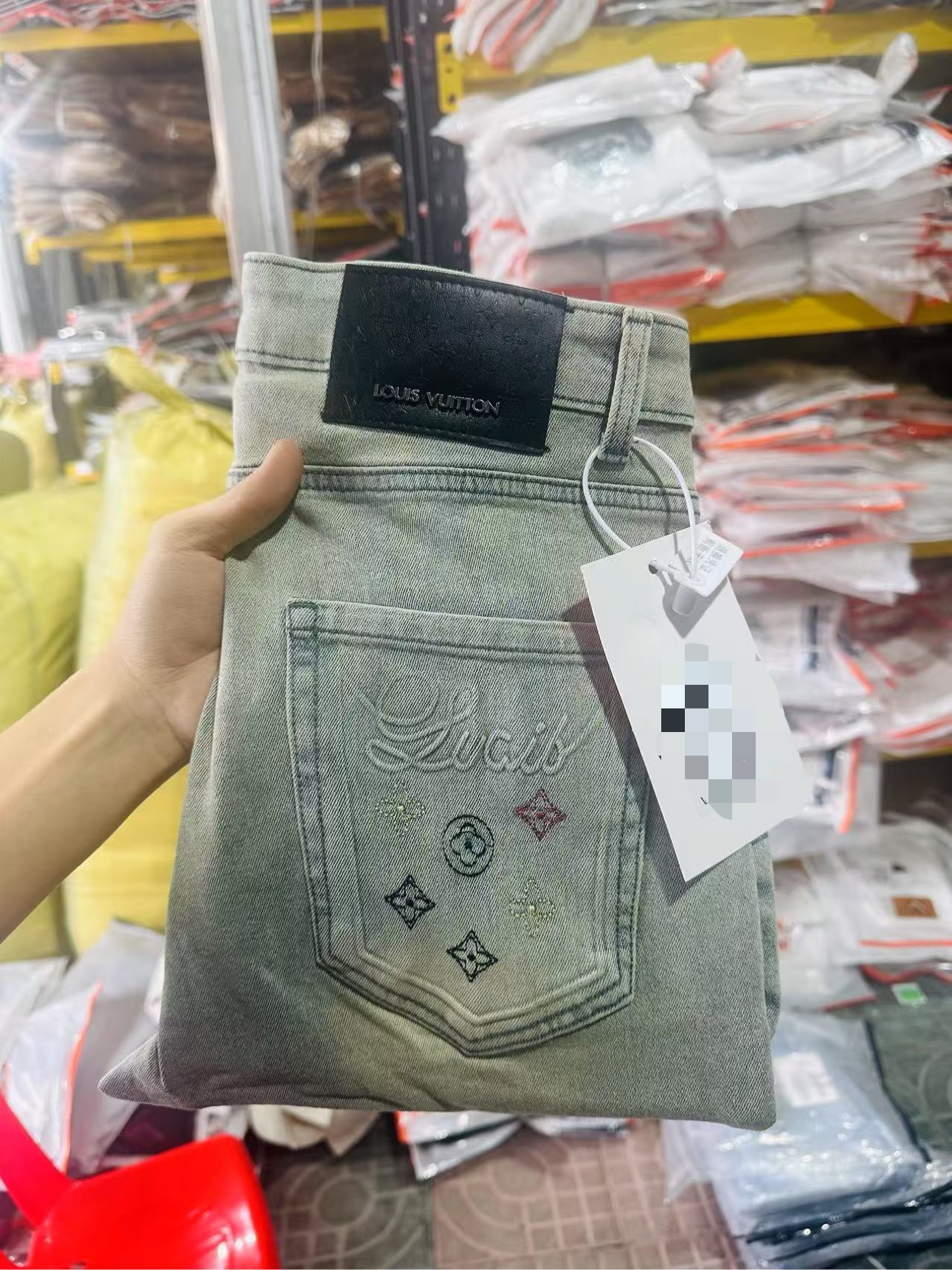 LV’s Latest Slim Jeans: Section 187 Cc856 Key Features and Sizing - 图片 4