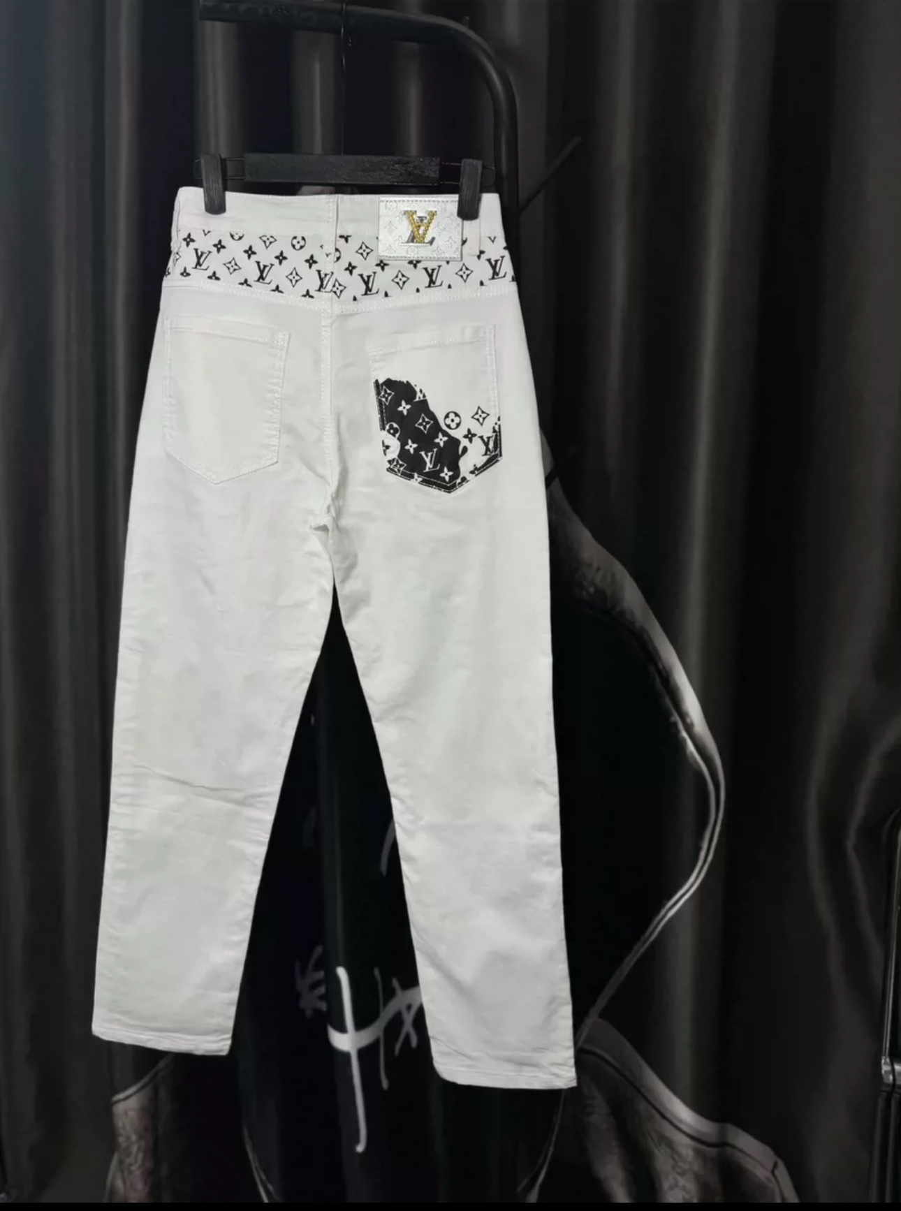 LV Donkey Jeans: High-End Cowboy Pants with Unique Design and Quality Materials