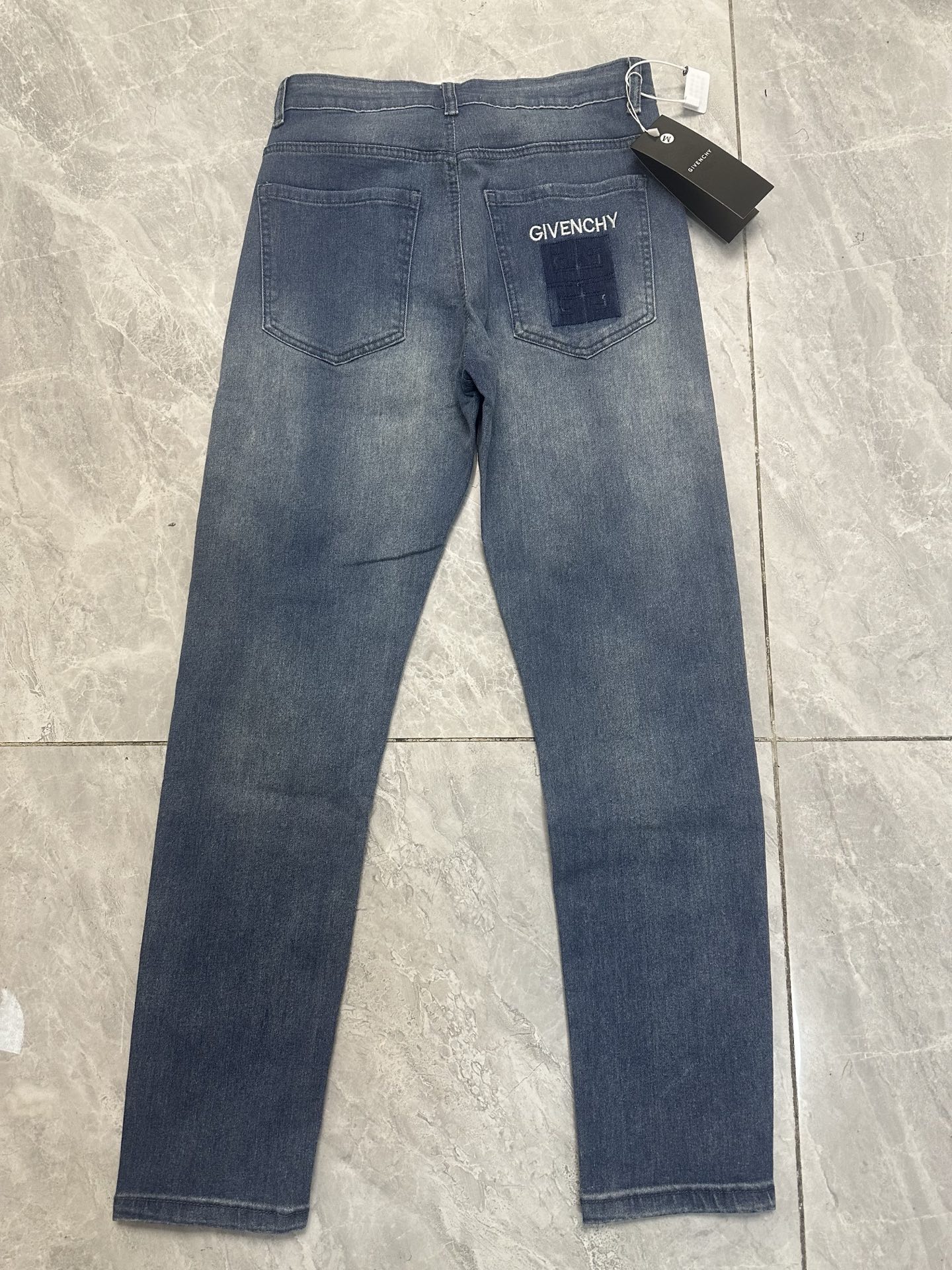 Fashion Brands 2024SS: Givenchy and Vanshi Fabric with Unique Color Effects - 图片 3