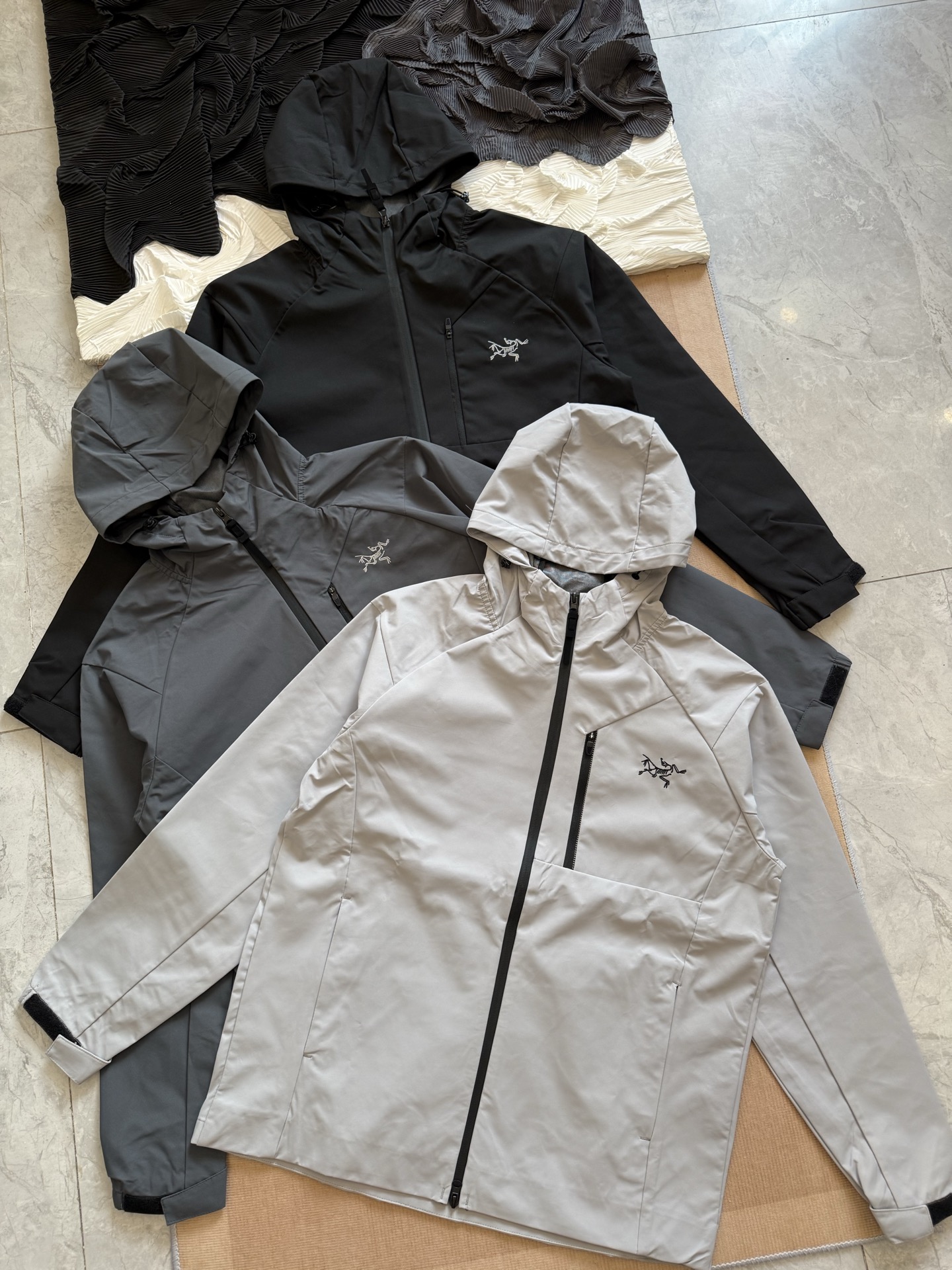 Arc'teryx Embroidered Logo Outdoor Functional Windbreaker Jacket