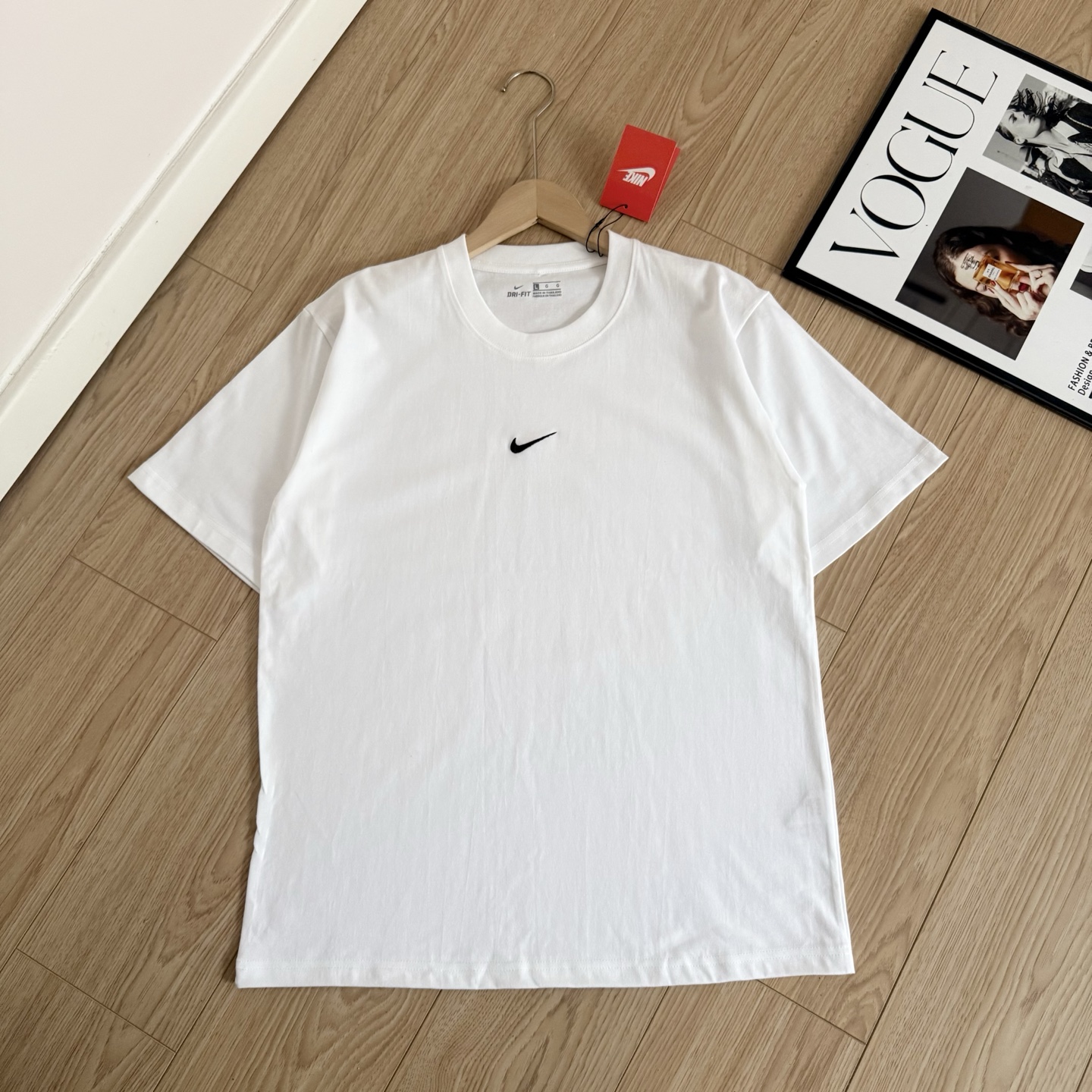 Alternative view of T-Shirt 06688