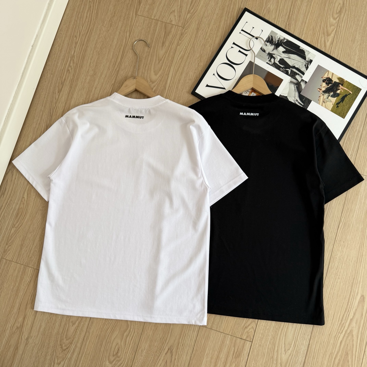 Alternative view of T-Shirt 00701