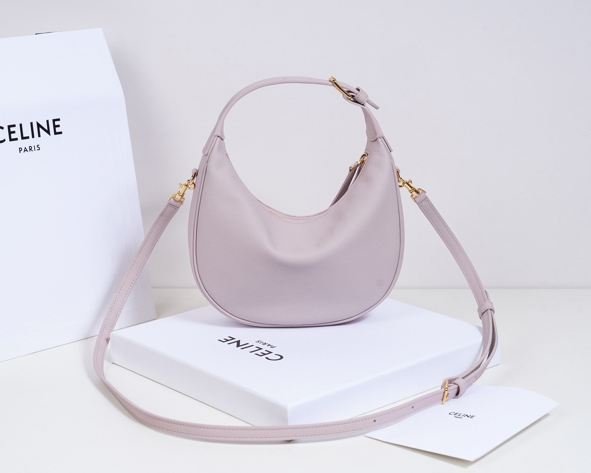 Celine bag Original leather imported from Italy, Exclusive New counter quality, genuine development, top original goods, real photos, model: 120723, size: 21×24×5cm, material: original cowhide imported from Italy, fine workmanship, whether it is stitching or oil edges, or purchasing leather imported from Italy, every process is checked at all levels, just to make the best quality~ — photo 4